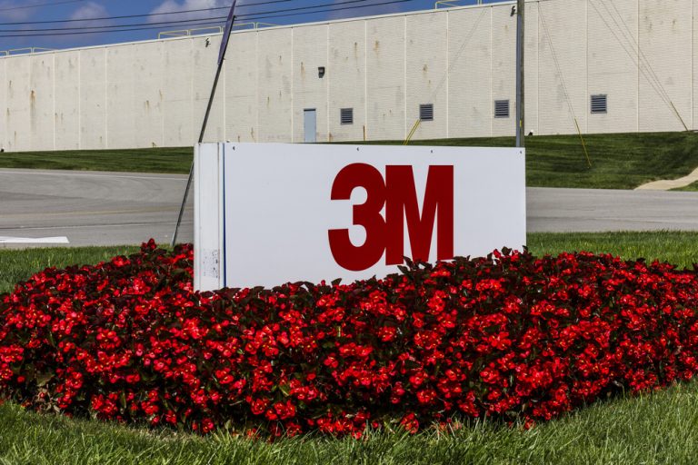 3M stock price forecast ahead of earnings: will it surge to $200?