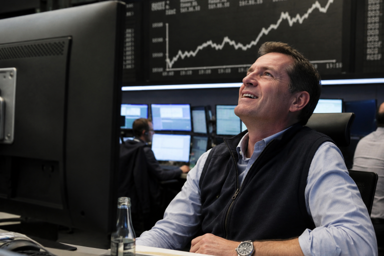 Europe markets edge up as oil concerns keep investors cautious