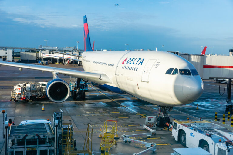Delta stock enters Monday with two shocks: investors may be watching the wrong one