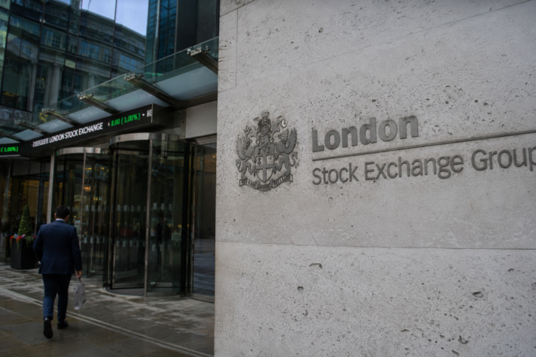Top FTSE 100 shares to watch next week: IAG, BT Group, National Grid, Diageo